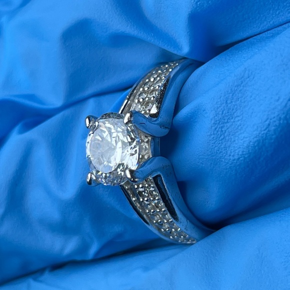 Ring 3 - Picture 7 of 9